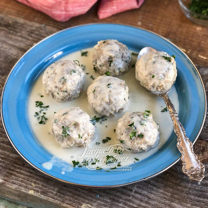 ALBONDIGAS DE BACALAO CON BERENJENAS