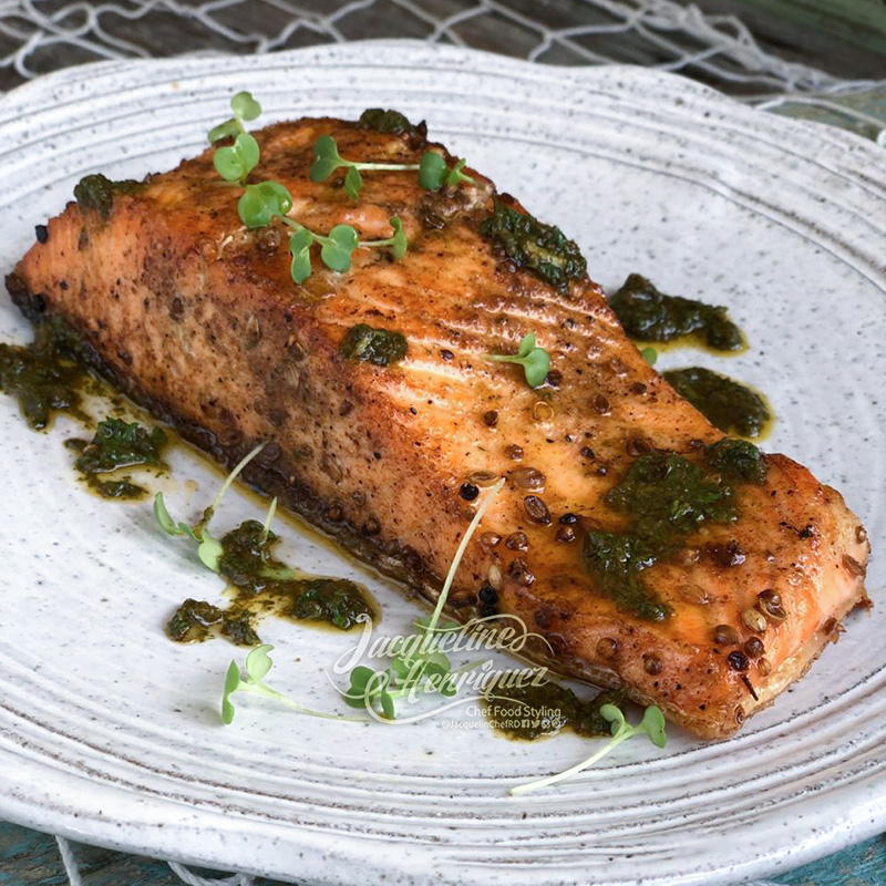 SALMON CON SALSA CHERMOULA