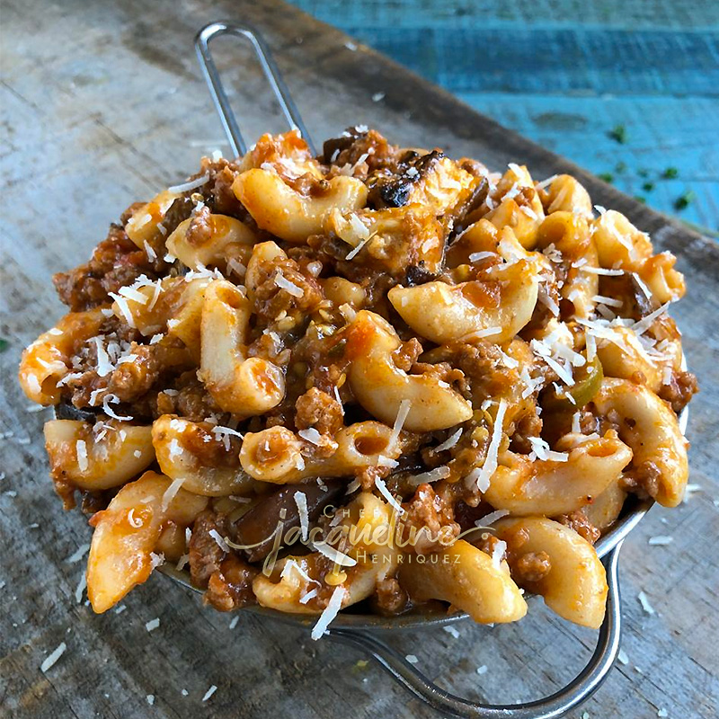 PASTA CON CARNE Y BERENJENAS